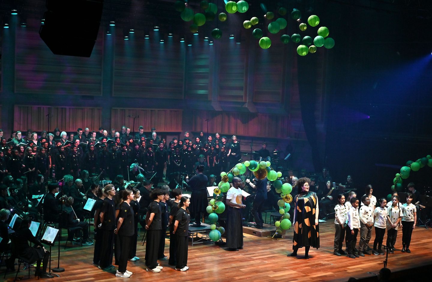 A panoramic photo of singers, orchestra and choir performing the OAE's The Fairy Queen: Three Wishes at the Queen Elizabeth Hall